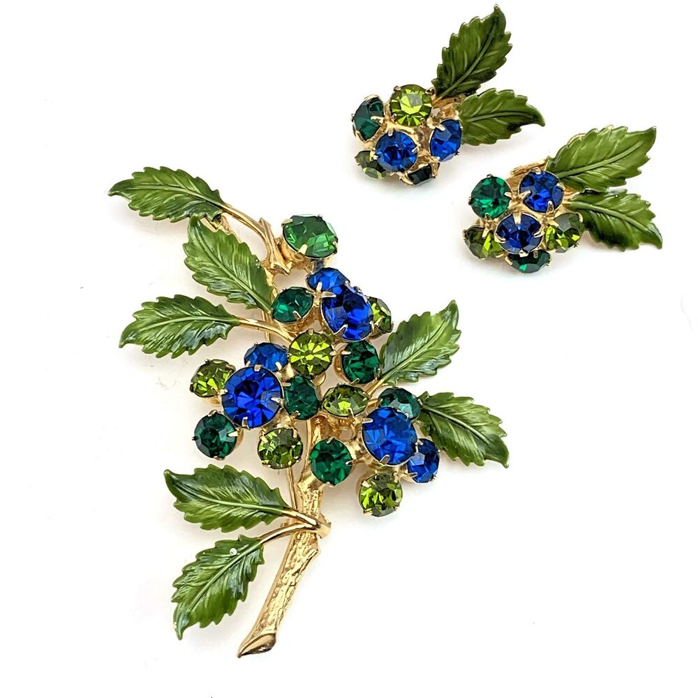 Hobe' vintage pin brooch and matching earrings with rhinestones SET